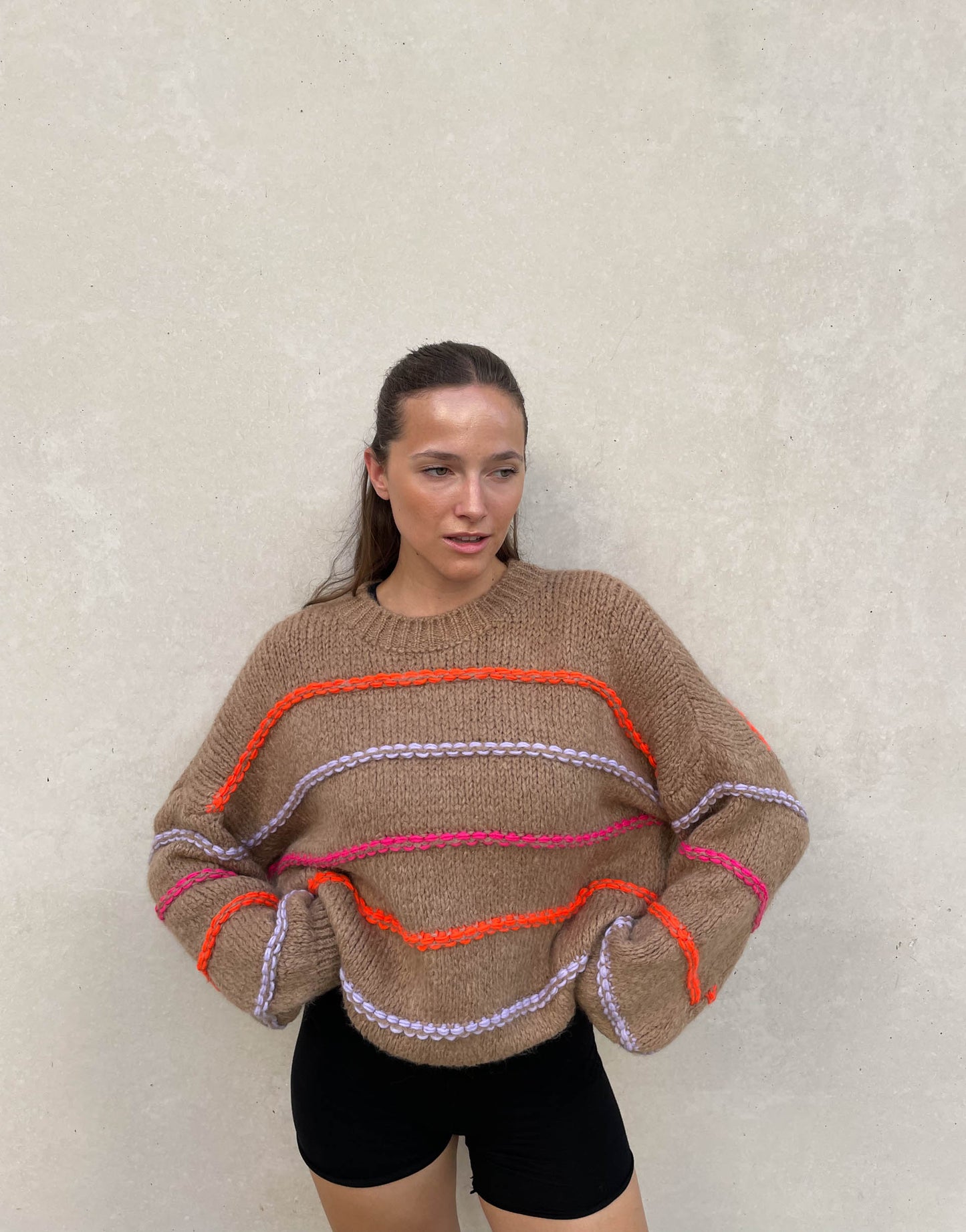 Oversize Pullover mit Neon Naht