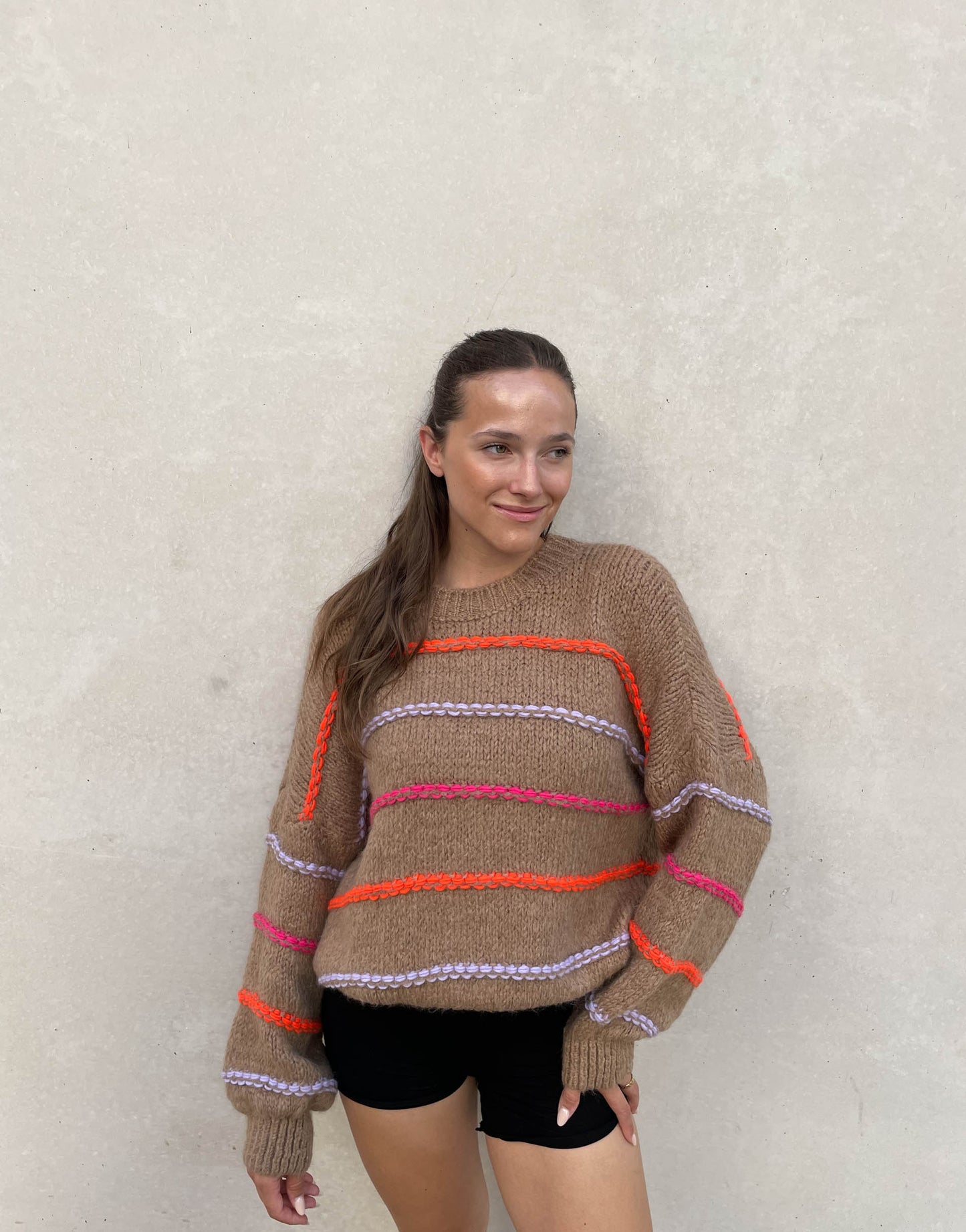 Oversize Pullover mit Neon Naht